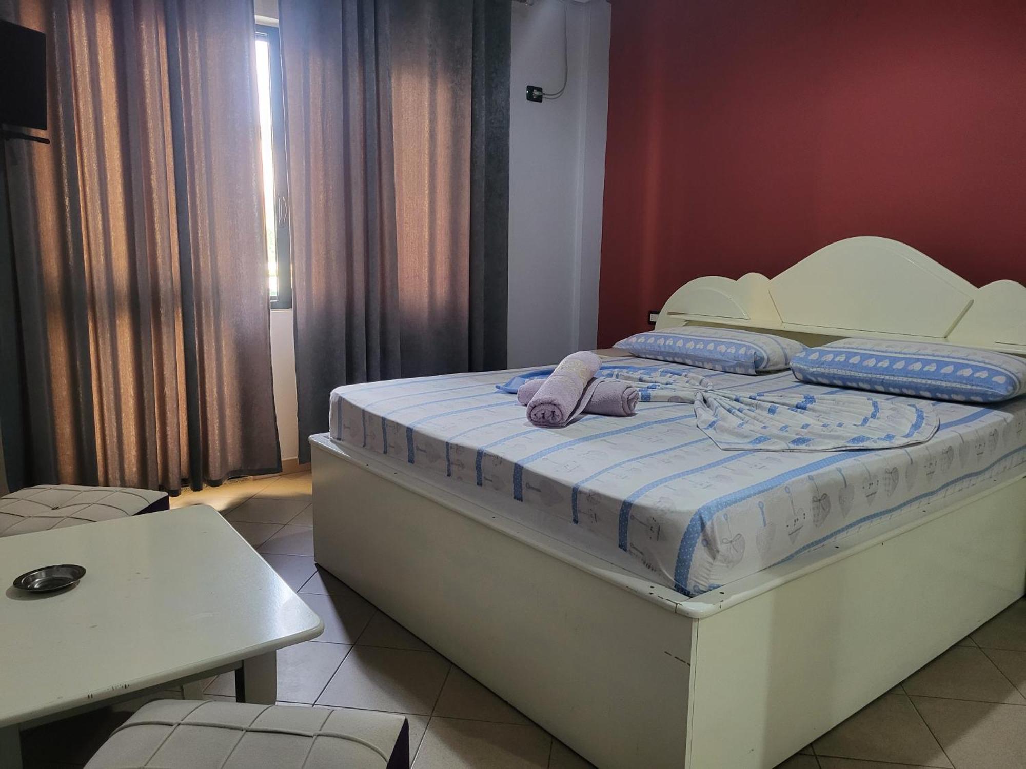 Hotel Europa Lezhë Eksteriør billede